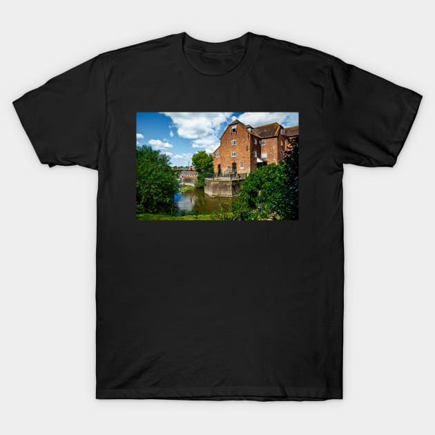 The Abbey Mill At Tewkesbury T-Shirt by IanWL
